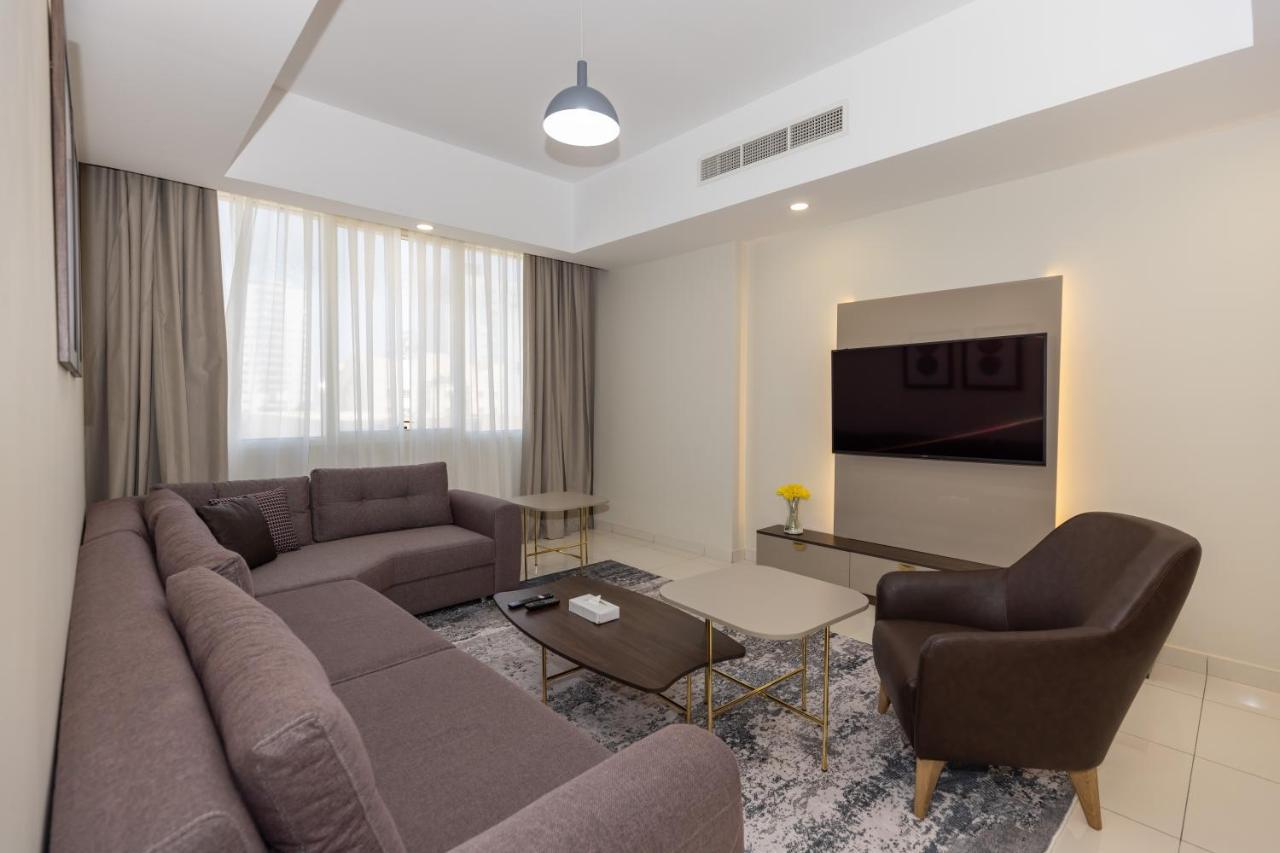 Platinum Coast Hotel Apartments Fujairah Exterior photo Living room