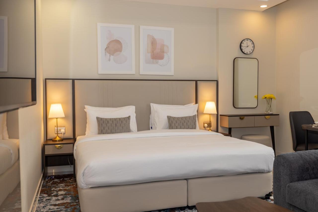 Platinum Coast Hotel Apartments Fujairah Exterior photo A bedroom at the hotel
